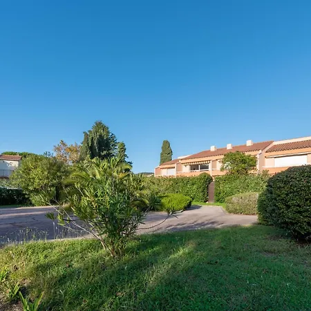 Apartment Du Parc By Interhome Cavalaire-sur-Mer